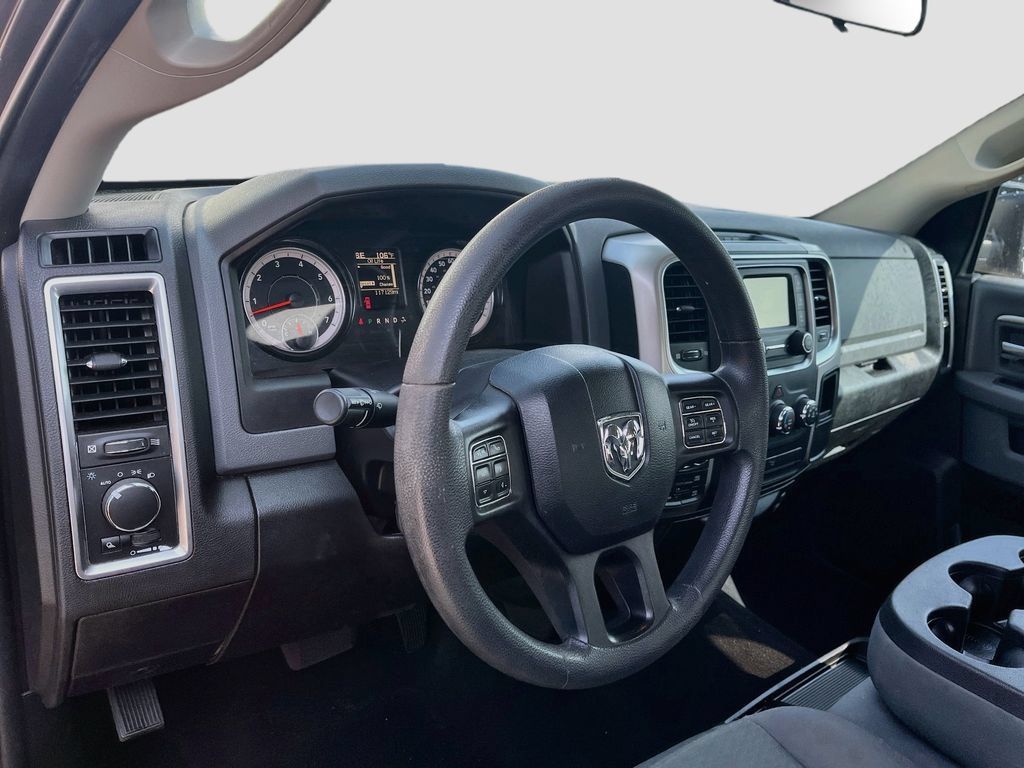 Used 2020 RAM 1500 Classic SLT AWD/4WD image 9