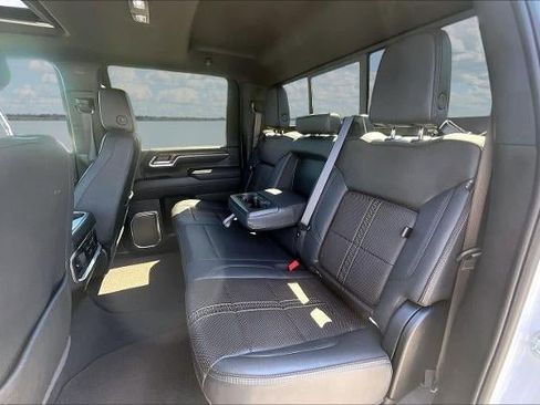 Used 2025 Chevrolet Silverado 2500 High Country w/ Technology Package AWD/4WD image 22