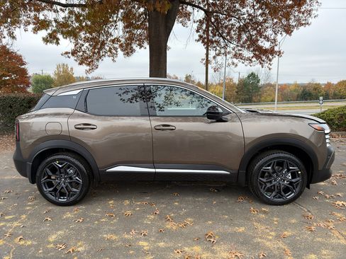 New 2026 Nissan Kicks SR w/ SR Premium Package image 8