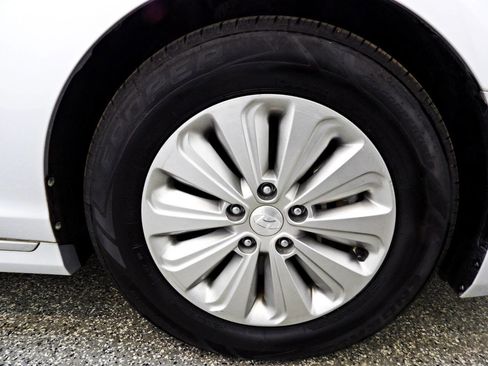 Used 2016 Hyundai Sonata SE image 21