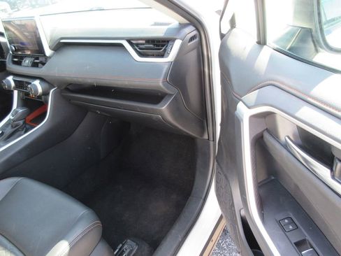 Used 2024 Toyota RAV4 Adventure image 18