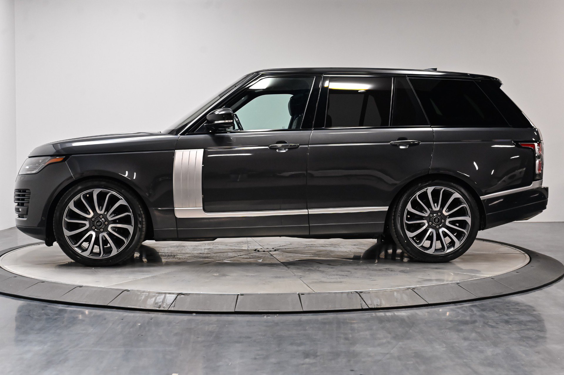 Used 2022 Land Rover Range Rover P525 Westminster Edition AWD/4WD image 14
