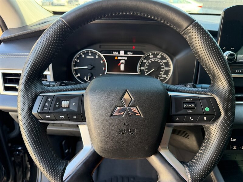 Used 2024 Mitsubishi Outlander SE AWD/4WD image 31
