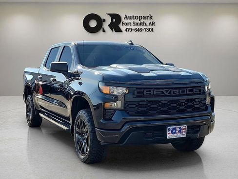 Used 2022 Chevrolet Silverado 1500 Custom Trail Boss w/ Midnight Edition image 1
