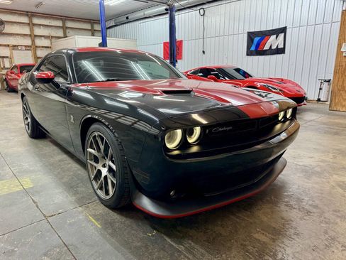 Used 2016 Dodge Challenger R/T Scat Pack w/ Leather Interior Group image 4
