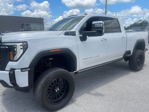 Used 2024 GMC Sierra 2500 Denali Ultimate AWD/4WD image 4