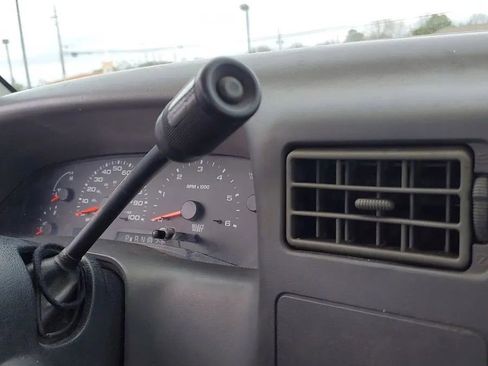 Used 2002 Ford F250 XL image 19