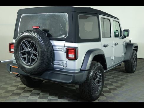 Used 2024 Jeep Wrangler Sport S image 10