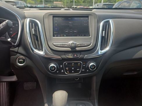 Used 2024 Chevrolet Equinox LT FWD image 18