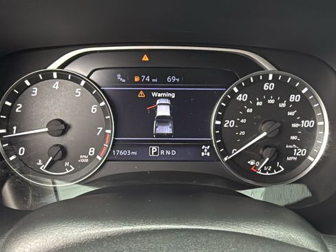 Used 2022 Nissan Frontier SV AWD/4WD image 8