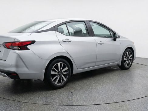 Used 2025 Nissan Versa SV FWD image 9