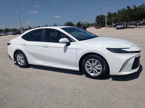 Used 2025 Toyota Camry LE FWD image 2
