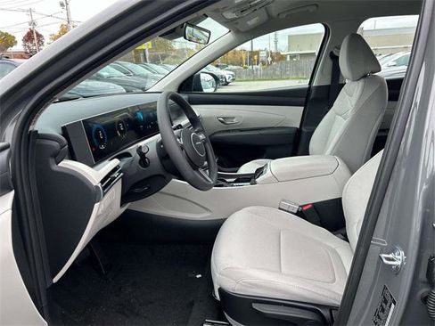New 2026 Hyundai Tucson SE image 4