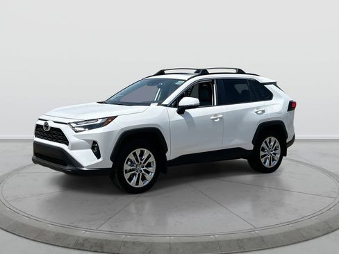 Used 2025 Toyota RAV4 XLE Premium w/ Weather Package FWD image 4