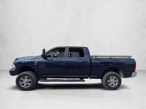 Used 2017 RAM 3500 SLT w/ SLT Plus D￩cor Group image 2