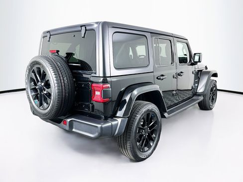 Used 2023 Jeep Wrangler Unlimited Sahara w/ Cold Weather Group AWD/4WD image 9