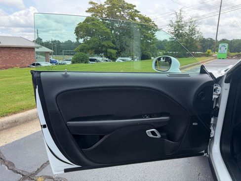 Used 2021 Dodge Challenger SXT RWD image 10