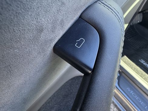 Used 2024 Tesla Model 3 Performance image 11