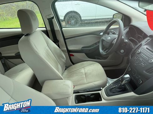 Used 2015 Ford Focus SE FWD image 6