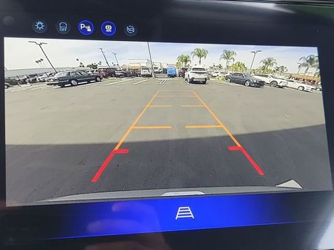 Used 2027 Chevrolet Bolt LT w/ Comfort Package FWD image 14