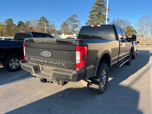 Used 2018 Ford F250 XLT w/ XLT Premium Package image 5