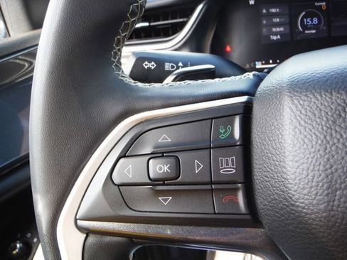 Used 2023 Jeep Grand Cherokee Altitude AWD/4WD image 32