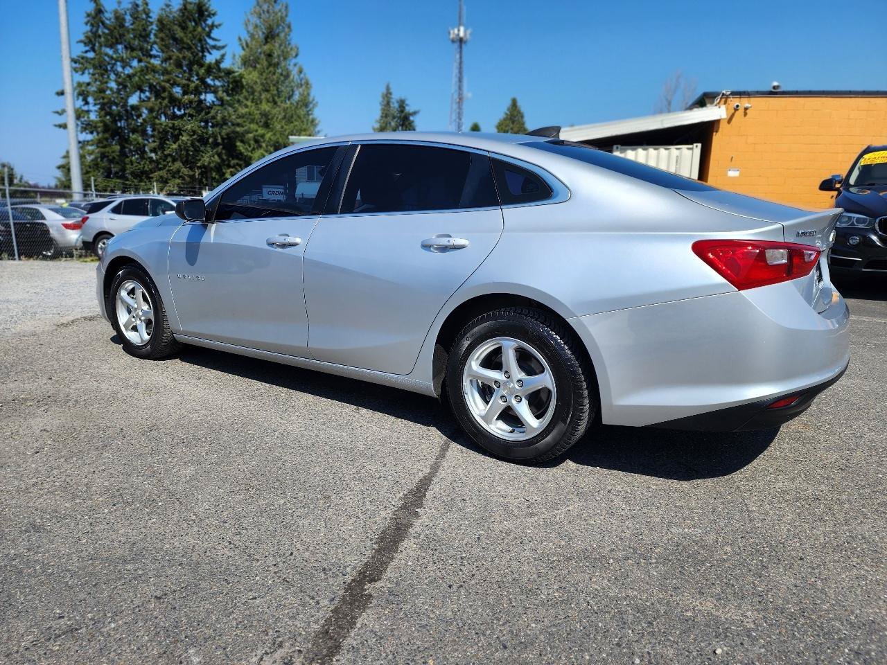 Used 2018 Chevrolet Malibu LS FWD image 9
