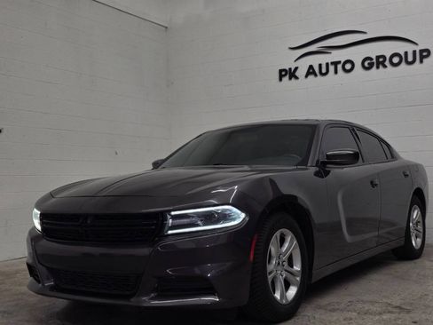Used 2020 Dodge Charger SXT w/ Leather Interior Group image 3