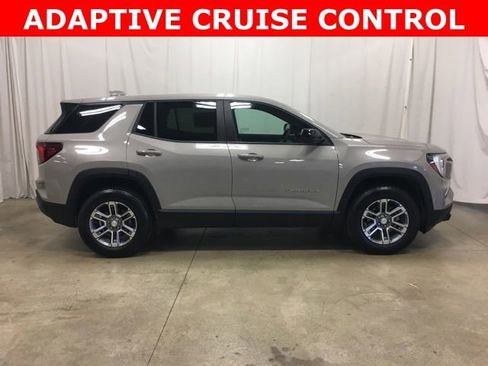 Used 2025 GMC Terrain Elevation image 2