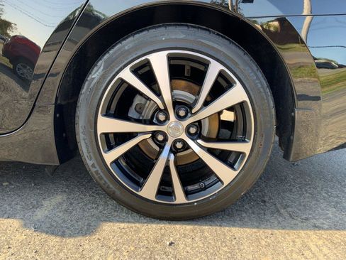 Used 2018 Nissan Maxima Platinum FWD image 28
