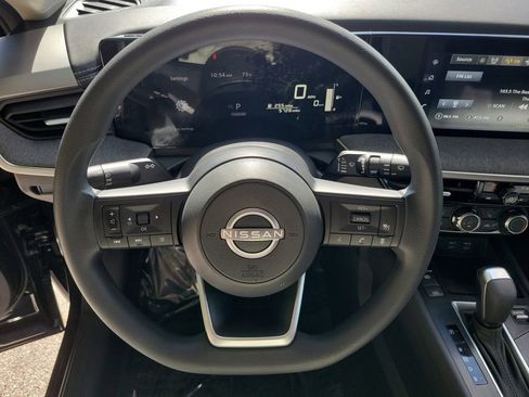 Certified 2025 Nissan Kicks SV w/ SV Premium Package image 31