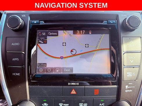 Used 2016 Toyota Camry SE w/ Moonroof Package image 9