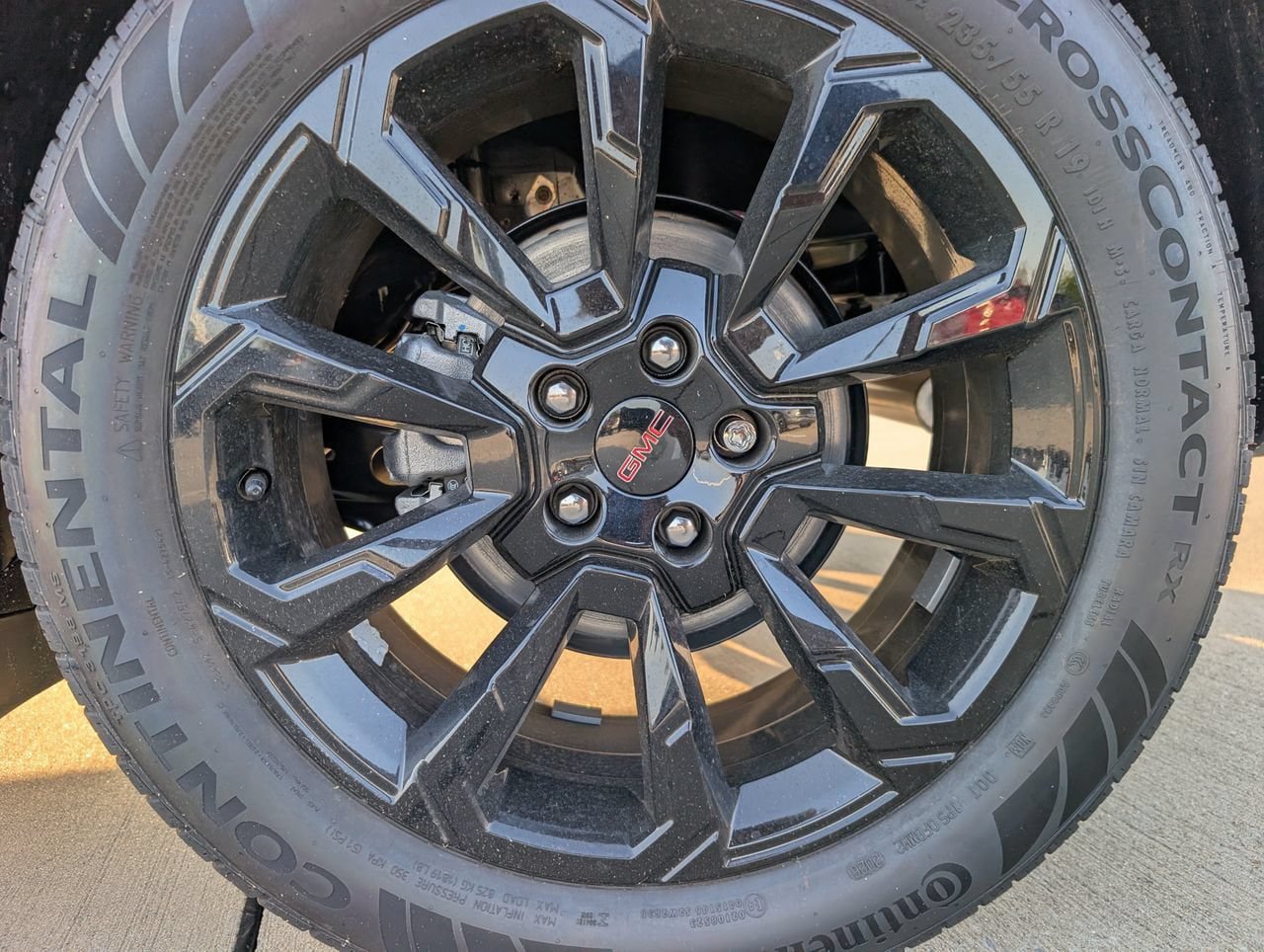 New 2027 GMC Terrain Elevation w/ Elevation Premium Package AWD/4WD image 6