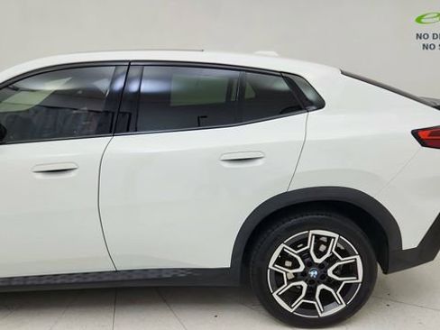 Used 2025 BMW X2 xDrive28i AWD/4WD image 11