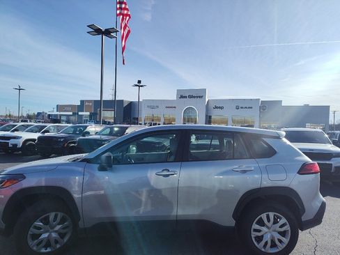 Used 2022 Toyota Corolla Cross L image 4