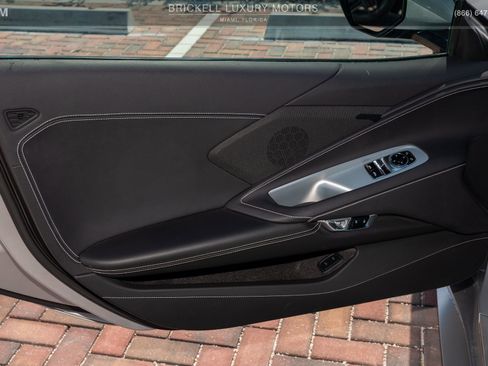 Used 2020 Chevrolet Corvette Stingray w/ Z51 Performance Package image 10