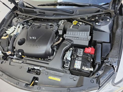 Used 2022 Nissan Maxima SR w/ Sport Mat Group image 32