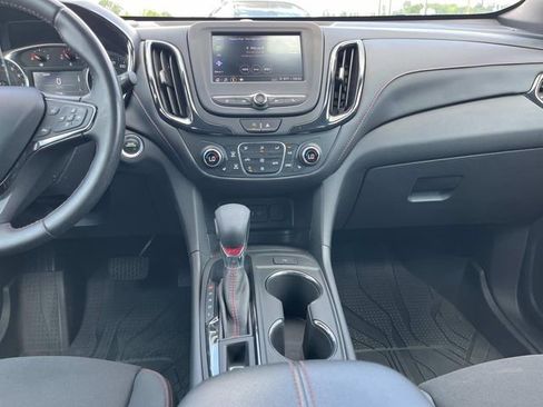 Certified 2022 Chevrolet Equinox RS w/ LPO, Floor Liner Package image 18