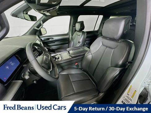 Used 2025 Jeep Wagoneer Series II w/ Premium Group I image 24