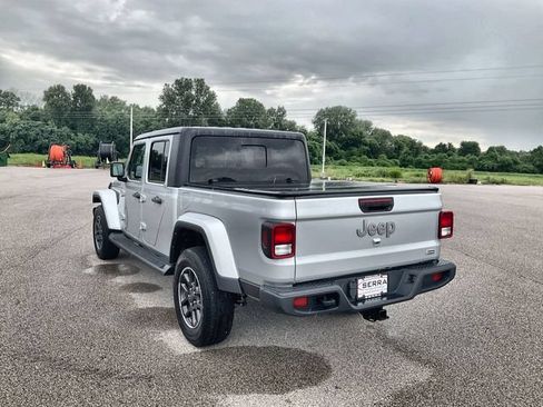 Used 2022 Jeep Gladiator Overland w/ Cold Weather Group AWD/4WD image 16