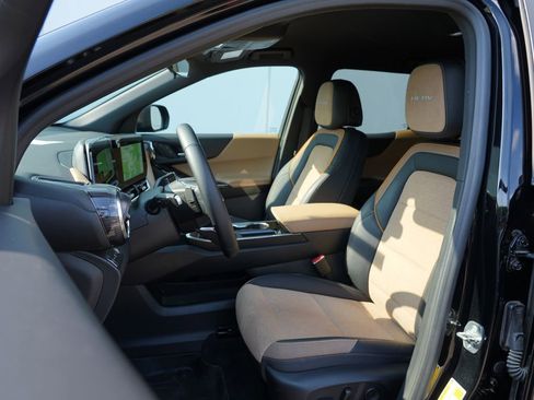 Used 2025 Chevrolet Equinox ACTIV AWD/4WD image 12