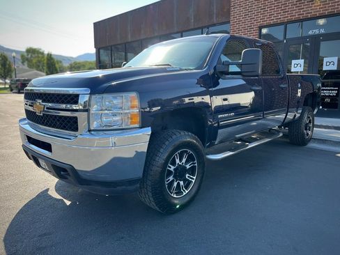 Used 2011 Chevrolet Silverado 2500 LT AWD/4WD image 8