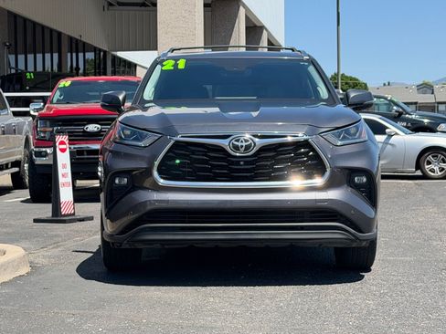 Used 2021 Toyota Highlander Limited FWD image 42