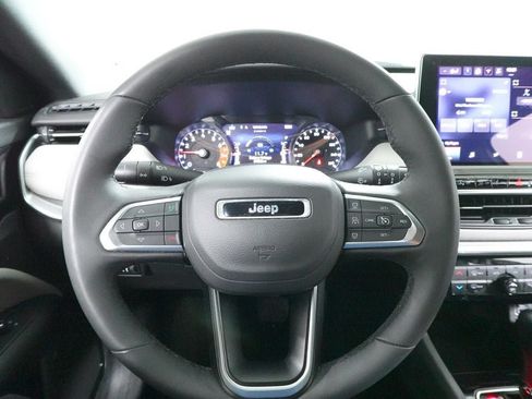 Used 2025 Jeep Compass Limited AWD/4WD image 10