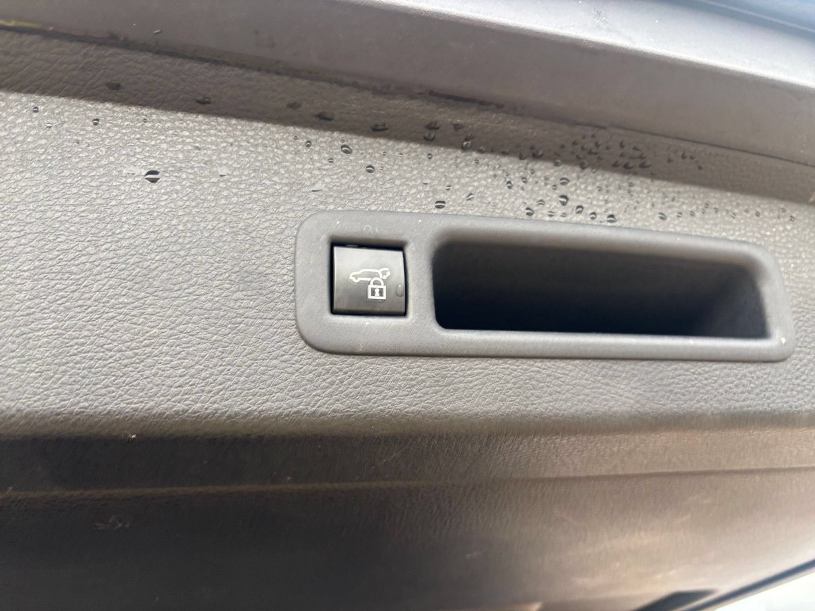 Used 2025 Toyota Sienna XLE FWD image 22