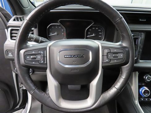 Used 2021 GMC Yukon XL Denali w/ Denali Premium Package image 47