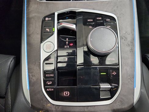 Used 2024 BMW X7 xDrive40i w/ Premium Package image 31