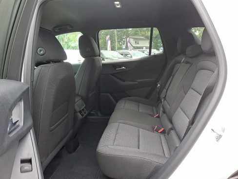 Used 2025 Chevrolet Equinox LT w/ Safety and Technology Package image 10