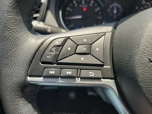 Used 2018 Nissan Rogue SL w/ Premium Package FWD image 24