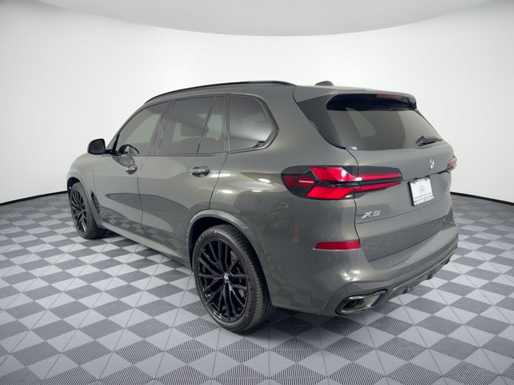 Used 2024 BMW X5 xDrive40i w/ Executive Package AWD/4WD image 3